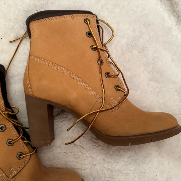 Women’s Heeled Timberland Boots. Great condition size 71/2 - Picture 5 of 7
